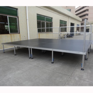 Escenario Portátil de Aluminio para Exteriores de Fácil Instalación con Superficie Antideslizante, Diseño Ligero para Festivales y Eventos, Certificado - Product Image 1