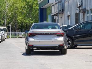 Nouvelle <span class=keywords><strong>voiture</strong></span> Toyota Avalon modèle 2024, berline hybride 2.0L 5 places essence-électrique turbo R19 Jiben Auto, intérieur foncé - Product Image 3