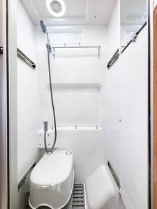 Autocaravana Convertida de <span class=keywords><strong>6</strong></span> <span class=keywords><strong>Plazas</strong></span>, Apta para JMC Fushi Rhino V348 AWD, Automática, Diésel, Euro VI, Interior Claro/Oscuro - Product Image 2