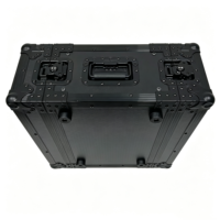 Flight case OEM/ODM Wing Rack 4U empilable tout noir avec couvercles avant/arrière étanches IP67 et 4 pieds en caoutchouc