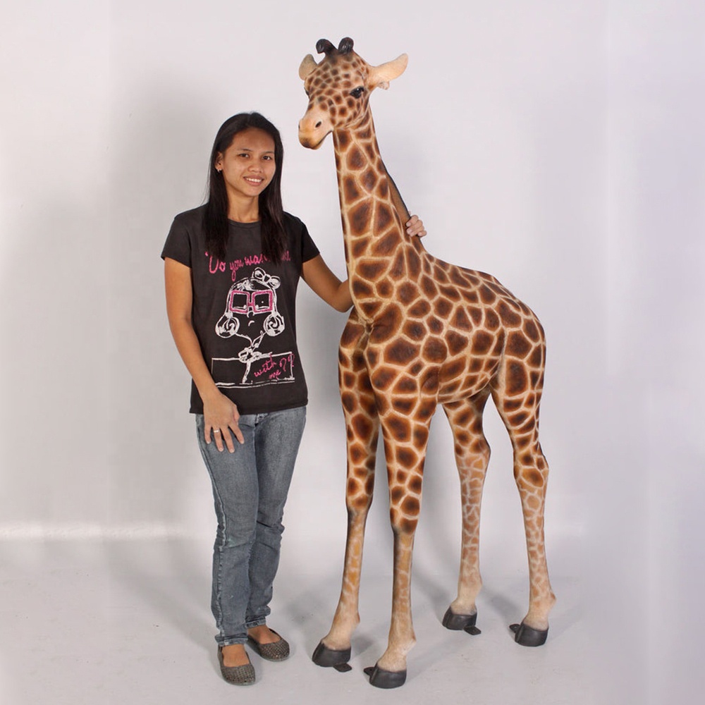 Hars Sculptuur Custom Levensgrote Giraffe Standbeeld Aangepaste Hand-Made Safari Animal Props Voor Event Props