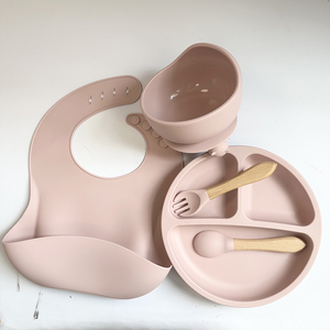 Juego de 5 piezas de vajilla de silicona para bebés, con baberos, plato con ventosa y cuencos, ideal para la alimentación de niños pequeños. ¡Gran oferta! - Product Image 4