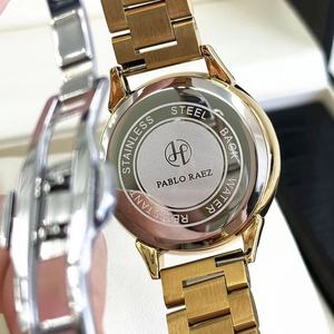 Montre-bracelet pour femme de luxe en acier inoxydable doré avec cadran en verre, étanche, mouvement à quartz lumineux, logo personnalisé, OEM ODM - Product Image 4