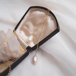 Elegante Collar Sencillo con Cuentas de Perla Natural, Colgante de Cuentas de Arroz Blancas, Cadena para Suéter de Enamorados, para Vacaciones en la Playa, Collar de Clavícula - Product Image 2