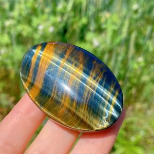 Pierre de paume en œil de tigre de haute qualité en gros pour la décoration de la maison et les décorations Feng Shui, accessoire élégant - Product Image 3