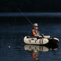 Bateau gonflable de pêche à la mouche en PVC personnalisé avec 1 an de garantie pour 2 pêcheurs, respectueux de l'environnement, pour la pêche en lac