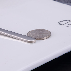 Cuillère coréenne dorée en acier inoxydable 304, à long manche et tête ronde Sukkara, cuillère tendance pour hot pot et bibimbap - Product Image 3
