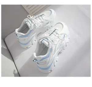 ลิฟท์รองเท้าสีขาว Suppliers-รองเท้าป๊อปรองเท้าแฟชั่นเวอร์ชั่นเกาหลี,รองเท้าสตรีทชูตขนาดเล็กสีขาวรองเท้ามัฟฟินพื้นหนาสวมใส่สบายใหม่