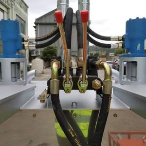 เครื่องหลอมเทอร์โมพลาสติกถังคู่ไฮดรอลิก1200กก. ระบบทำความร้อนแอลพีจีผสมแบบย้อนกลับได้สำหรับทำเครื่องหมายบนถนน - Product Image 4