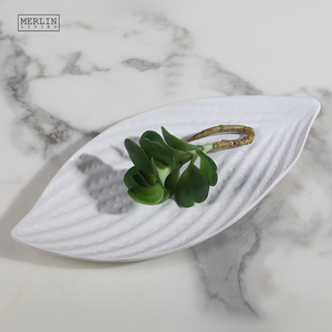 Merlin Living Assiette décorative en céramique blanche grise <span class=keywords><strong>moderne</strong></span> Vaisselle nordique de luxe en porcelaine mate avec forme de feuille de palmier Décoration intérieure - Product Image 3