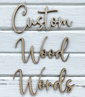 Découpe au laser de différentes lettres, polices et tailles sur contreplaqué, bois massif, panneaux nominatifs en bois, lettres en bois, design personnalisé en bois
