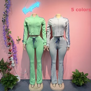 Completo Donna Autunno 2025, Tuta Casual in Velluto, <span class=keywords><strong>Top</strong></span> Corto <span class=keywords><strong>a</strong></span> Righe con Zip <span class=keywords><strong>a</strong></span> <span class=keywords><strong>Maniche</strong></span> <span class=keywords><strong>Lunghe</strong></span> e Pantaloni <span class=keywords><strong>a</strong></span> Zampa - Product Image 1