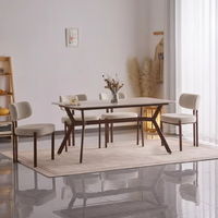 Table à manger carrée moderne en métal avec un design élégant à quatre pieds, taille personnalisable, durable, pour la maison, l'hôtel et les parcs