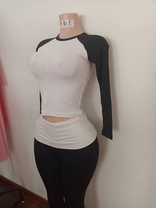 Y2k Quần Áo Phụ Nữ Tùy Chỉnh Cotton Skinny Raglan Dài Tay Áo T Áo Sơ Mi Và Gấp Trên Bùng Quần Xà Cạp Phụ Nữ 2 Mảnh Phòng Chờ Bộ - Product Image 5