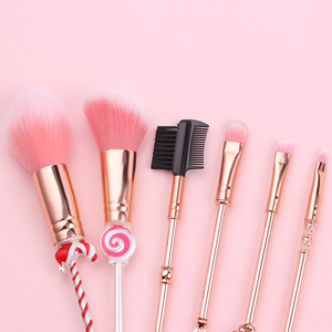 DailyQueen – Lot de <span class=keywords><strong>6</strong></span> pinceaux de maquillage professionnels en poils synthétiques avec manche en plastique doré, motif renne de Noël, pour lèvres, yeux, correcteur et rasage, marque privée - Product Image 5