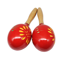 Maracas en bois à têtes rouges avec fleurs jaunes et vertes peintes à la main, boule de sable colorée de style dessin animé