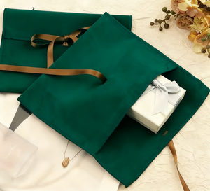 Enveloppes de luxe en velours suédé super doux et recyclables pour emballages cadeaux d'anniversaire, pochettes cosmétiques et de parfum en velours. - Product Image 5