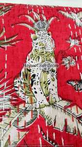 Couverture Kantha imprimée faite à la main, motif floral de tigre bohème rouge, décoration d'intérieur toute saison - Product Image 4