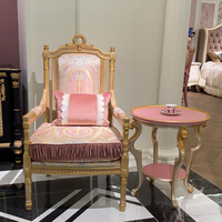 Table d'appoint d'angle ronde à 2 niveaux, laquée, sculptée et dorée, style Chinoiserie Baroque, motif Gryphon floral, pour salon et boutique