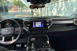 Toyota Tundra 2019, Camioneta Usada, 5.7L, SUV, Tracción Trasera/Total, Cuero Claro/Oscuro, Opciones de Motor Turbo Gasolina/Diésel/Combustible, Volante a la Izquierda, Japonesa - Product Image 5