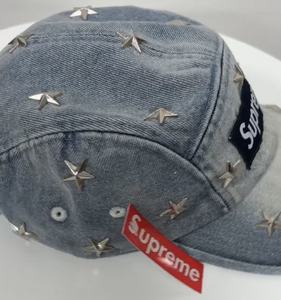 Gorra de Cinco Paneles con Tachuelas y Estilo Desgastado: Estilo Urbano Retro Americano - Product Image 4