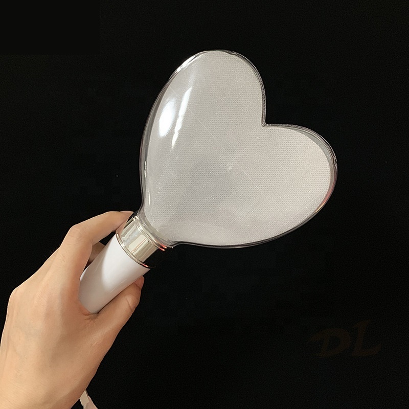 Hartjes broche - met knipperlicht - op batterijen - 4 cm | Fun en Feest