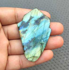 Pierre précieuse Labradorite bleue naturelle de forme inégale, 1 pièce, pierre de jardin brute polie, spécimen authentique, vente en gros - Product Image 4