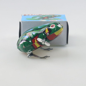 Mini grenouille sauteuse classique à remonter en fer, style vintage, pour enfants, cadeau, vente en gros, best-seller pour bébés - Product Image 3