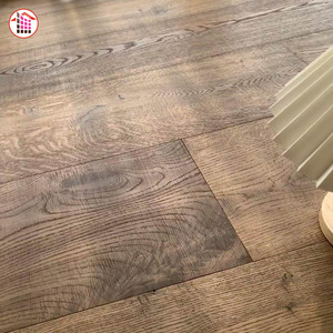 Plancher en bois stratifié AC4 avec la norme réaliste d'émission de grain de bois plancher en bois solide carbonisé résistant à l'humidité - Product Image 3