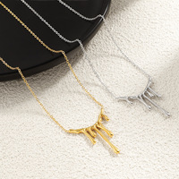 Collier Pendentif Populaire en Acier Inoxydable Plaqué Or, Bijou de Mode Raffiné, Étanche, avec Breloques en Pierre de Lave pour Femme