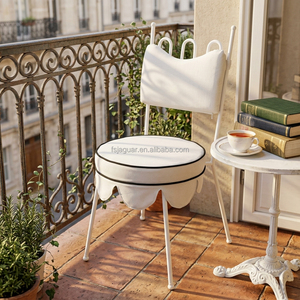 Silla de Comedor Moderna Apilable de Hierro Forjado Blanco Ondulado con Falda Festoneada y Cojín con Ribetes, Plegable y Duradera <span class=keywords><strong>para</strong></span> <span class=keywords><strong>Restaurantes</strong></span>, Hoteles y Escuelas - Product Image 2