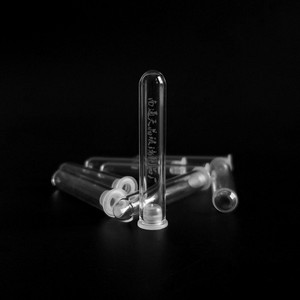 Tubos de muestra de vidrio Tianjing de 8x50 mm con tapón de plástico transparente para dispensar aceite esencial, perfume y azafrán - Product Image 1
