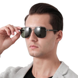 Lunettes de soleil aviateur en métal argenté pour hommes, polarisées UV400, grande monture, mode, conduite, voyage, protection solaire, fabriquées à Wenzhou - Product Image 1