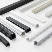 Profils de fenêtres en PVC/UPVC personnalisés, fenêtres coulissantes à battants avec fentes en U, rails coulissants pour portes et cadres de fenêtres