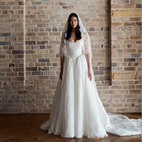 Robe de mariée élégante MMO804 avec taille basque, col bateau et dentelle – Robes de mariée pour mariage