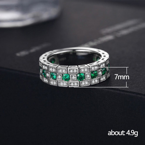 แหวนทรงเรขาคณิตสำหรับผู้ชาย ทองคำขาว ประดับมรกต ใส่ได้ทุกวัน - Product Image 2