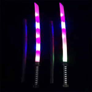 Vente en gros de petites épées d'anime en plastique pour jouer une grande épée de samouraï lumineuse avec un son épée <span class=keywords><strong>jouet</strong></span> pour garçon - Product Image 2