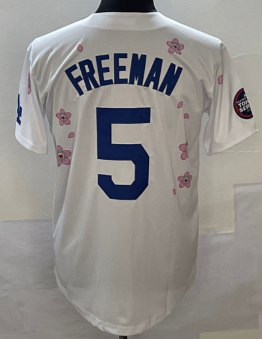 5 Freeman สีขาว