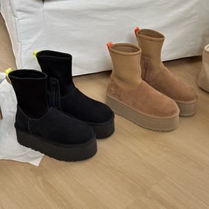 Bottes de neige de haute qualité pour femmes, style rétro, semelle épaisse, hauteur haute, fourrure de mouton véritable, bottes de neige épaisses et chaudes, rehaussantes. - Product Image 1