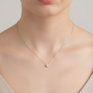 Proveedor de Hong Kong, Collar con Colgante de Copo de Nieve de Oro Sólido de 18K con Diamantes Naturales, Estilo Moderno, para Niñas, Regalo de Cumpleaños - Product Image 1