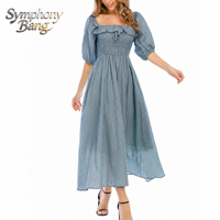 Robe midi décontractée pour femme, coupe ajustée, à pois, col carré, manches bouffantes, corsage smocké, bordure à volants, coupe évasée pour soirée d'été