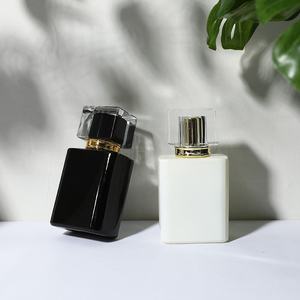 Botella de Perfume de Vidrio Transparente Cuadrada de Lujo, Recargable, con Atomizador de Rosca, en Stock - Product Image 5