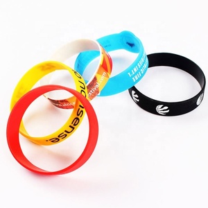 Venta al por mayor de muñequeras de silicona de goma fina - Product Image 4