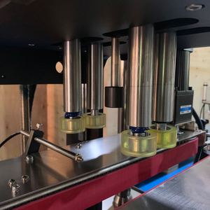Machine à visser et capsulage des bouteilles entièrement automatique, appareil d'emballage en plastique, vis pour couvercle de bouteille, v - Product Image 5