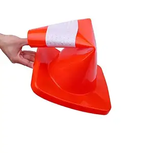 18 pouces. Cône de sécurité routière en PVC moulé réfléchissant orange avec base durable