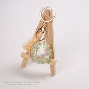 Pendentif en résine Jincan avec lettres anglaises, bijou esthétique populaire, pendentif papillon, porte-clés à sequins verts - Product Image 6