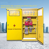 Boîtier de commande électrique industriel jaune personnalisable avec étiquette d'avertissement de danger et porte verrouillable pour unité de puissance moteur d'usine