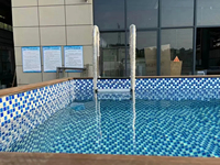 Maßgefertigter Outdoor-Fiberglas-Containerpool, 20ft, 30ft, 40ft Oberirdischer Vorgefertigter Versandcontainer-Swimmingpool