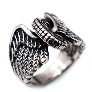 Anillo Retro de Acero Inoxidable para Hombre con Diseño de Alas y Neumáticos, de Geometry Factory Supply - Product Image 4