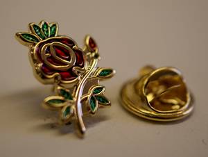 Broche de revers de haute qualité personnalisée en métal 3D <span class=keywords><strong>Rose</strong></span> <span class=keywords><strong>Croix</strong></span>, émail souple translucide, motif fleur, pour franc-maçon, vente en gros, pour costume - Product Image 3